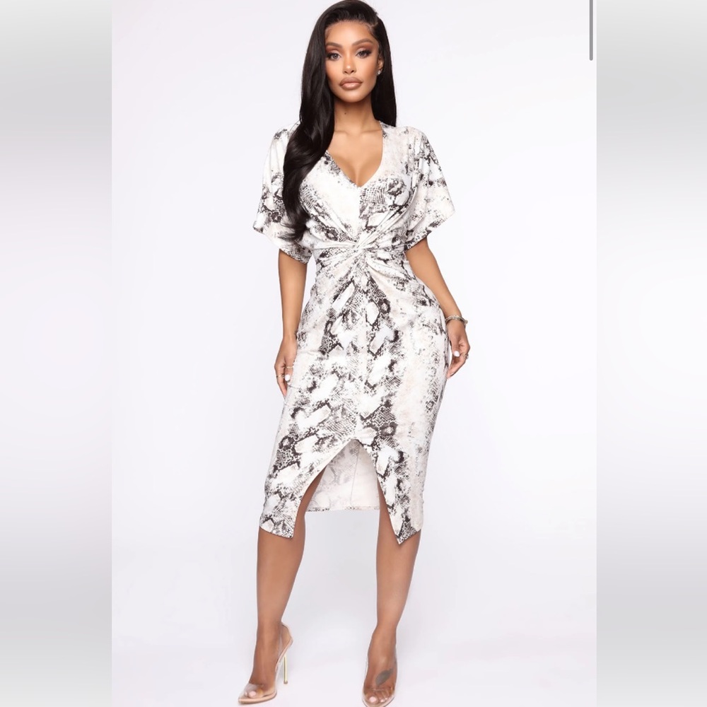 🔴SOLD🔴NWT - Snake Print Midi Dress Size XL